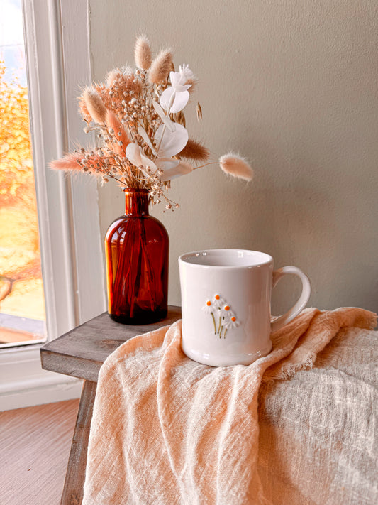 White Daisy Stoneware Mini Mug